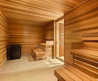 Stylish 2Bed 2Bath with Pool, Gym, Sauna and parking - 2