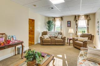 5,000 Sq Ft Antebellum Farmhouse 3 Mi to Antietam! - 4