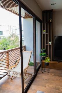Lush Hideaway - 1