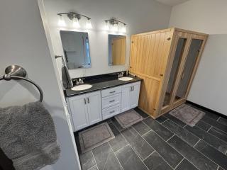 Country Cornerstone Retreat Upstairs Apartment with Hot Tub, Jetted Tub, Sauna, Massage Chair, BBQ - 7