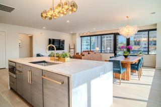 Teal & Barrel Unit 411 - 8