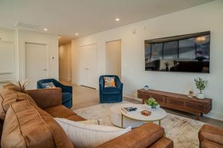 Teal & Barrel Unit 411 - 3