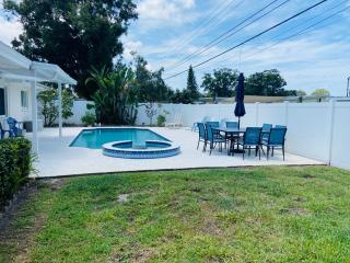 Beautiful Pool, Close To Beaches - 8
