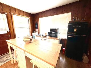 Guest Suite plus Bedroom plus kitchenette stay near THE GALLERIA BELLAIRE TX NRG The Medical Center Rice University - 3
