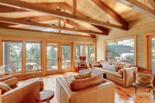 1 Mi to Beach and Golf Course! Lake Almanor Cabin - 4
