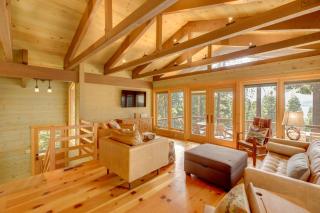 1 Mi to Beach and Golf Course! Lake Almanor Cabin - 5