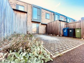 Superb House Sleeps 7 parking in Cambridge - 7