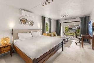 Grand Sahāna 1 - 1BR Digital Nomad Beachfront Apt - Work from Paradise - 9