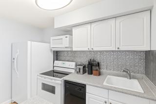 Urban Stay By Hotel Row - 3