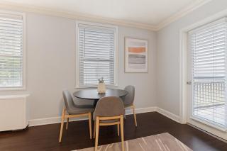Urban Stay By Hotel Row - 7