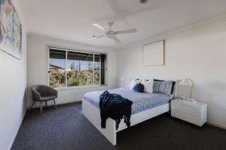 RED Rock - Walk to Yambas Beaches, Cafes & Golf Club - Holiday Yamba - 8