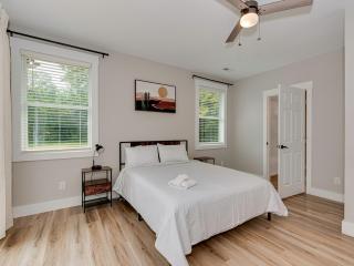 Charlotte 5 Bedroom Home with Hot Tub, Patio, TV and Board Games Close to Uptown, Airport, Dining and Entertainment - Spacious Family Friendly! - 1