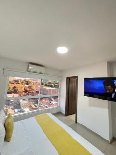Aparta Suites la Flora Flora-Piscina-Jacuzzi - 3