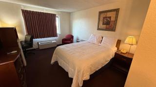 clarion hometown inn - 9