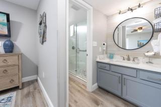 Phoenix IV 4065 condo - 2