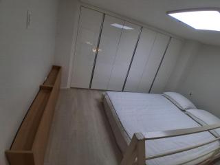 L house near Sinchon station and Ewha Womans Univ station - 5
