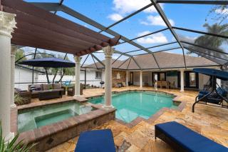 Blue Oasis, The Perfect Getaway with Heated Pool - 8