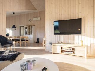 8 person holiday home in Ålbæk - 8