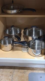 Full house, 3 BDR, 2WR, free Parking , extra beds - 8