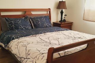 Full house, 3 BDR, 2WR, free Parking , extra beds - 7