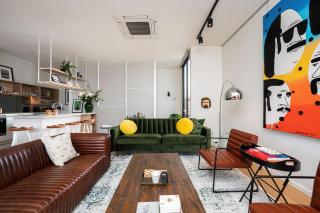 Gallery on Barry - 1