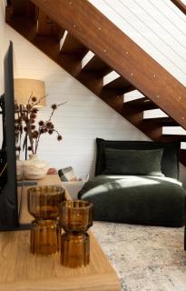 The Waratah House - Modern Coastal Retreat near Cafes & Beach - 1