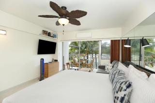 Waikiki Shore #414 - 1