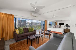 Waikiki Shore Penthouse #6 - 3
