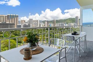 Waikiki Shore Penthouse #6 - 4