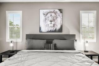 Heart of Tampa Hyde Park 4 Bedroom House - Located Near Hyde Park Village, SoHo and Local Beach - Spacious and Comfortable Stay in Perfect Location - Great for Families and Groups Visiting Tampa Near Airport! - Tampa - 2