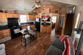 Angelina Cabin - Hot tub, heated pool, quite & relaxing - 5