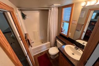 Angelina Cabin - Hot tub, heated pool, quite & relaxing - 6