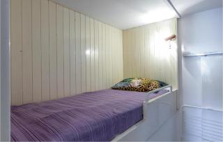 Gorgeous Apartment In Lokva Rogoznica With Wifi - 2