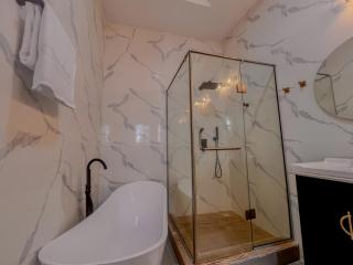 Lekki Luxury 4 bedroom- 24 hr power, security,WiFi,&PS5 - 7