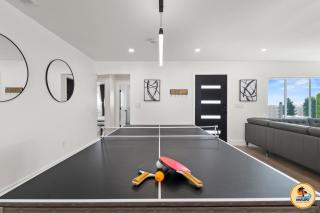 Huge 7BR Estate with Pool, Guest House and Game Room - San Diego - 2