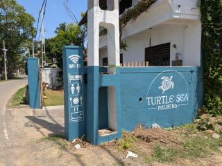 Turtle Sea Guest & Restaurants - 9
