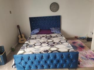 Medlock Crescent - 1