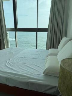 Oceanfront Apartment in Galle Sunny beach - 0