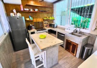 Casa Cactus - Amplia Casa de 2-Habitaciones con Jardín y Alberca - 2