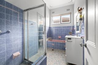 Affordable Single Bedroom - Heart of Belmore with Shared Bathroom - 5