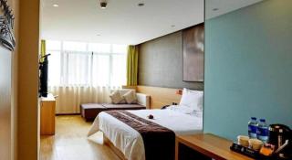 IU Hotel Zhengzhou Erqi Wanda Plaza Daxue Road Branch - 1