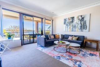The Lakefront Haven - 8