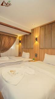 Suzana Pyramids boutiqe - 4