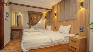 Suzana Pyramids boutiqe - 2
