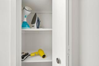Modern 2BR Metro Free Parking Gym - 1