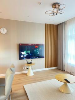 High-end, New, 2 Bedroom at primary location, every comfort you need - 7