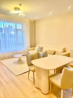 High-end, New, 2 Bedroom at primary location, every comfort you need - 3