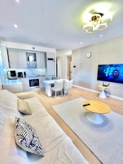 High-end, New, 2 Bedroom at primary location, every comfort you need - 2