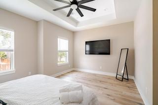 Independence Heights Getaway Brand New & Stylish - 6