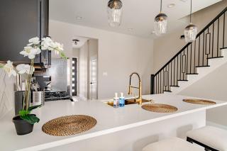 Independence Heights Getaway Brand New & Stylish - 3